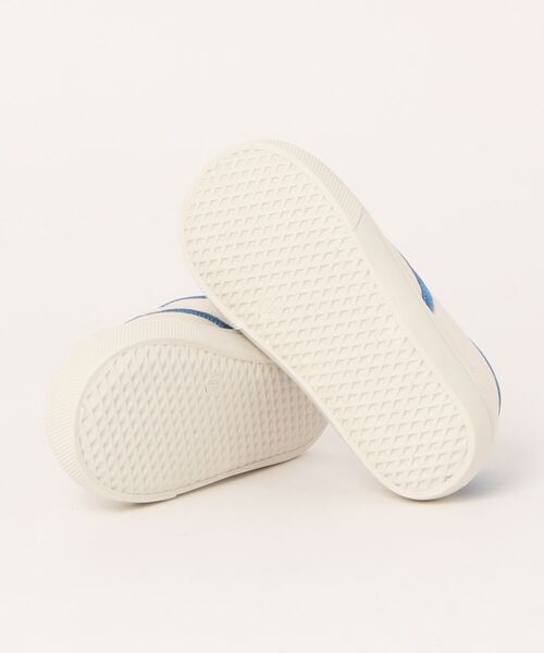 monmimi（モンミミ）の「《monmimi》Eyelet slip-on sneakers（スリッポン・キッズ・グレー/アイボリー・14.0cm/17.0cm/15.0cm/18.0cm/16.0cm/19.0cm/13.0cm）」の4枚目の写真