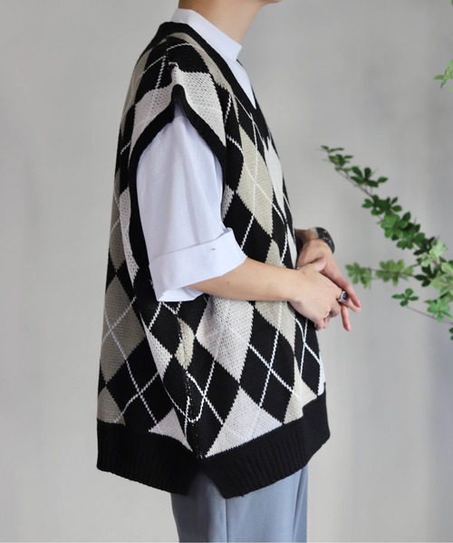 WONDER WONDER（ワンダーワンダー）の「ロールアップ袖 モックネックＴシャツ / Roll up Mock neck T-SHIRTS（Tシャツ/カットソー・メンズ・ブラック/レッド系/ホワイト/ベージュ・S/M/L）」の6枚目の写真