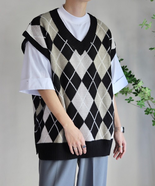 WONDER WONDER（ワンダーワンダー）の「ロールアップ袖 モックネックＴシャツ / Roll up Mock neck T-SHIRTS（Tシャツ/カットソー・メンズ・ブラック/レッド系/ホワイト/ベージュ・S/M/L）」の7枚目の写真