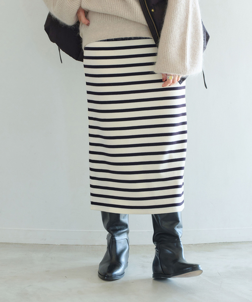 IENA（イエナ）の「ファインゲージフルニードルニットスカート（スカート・レディース・アイボリー/ブルー/ライトグレー・FREE）」の13枚目の写真