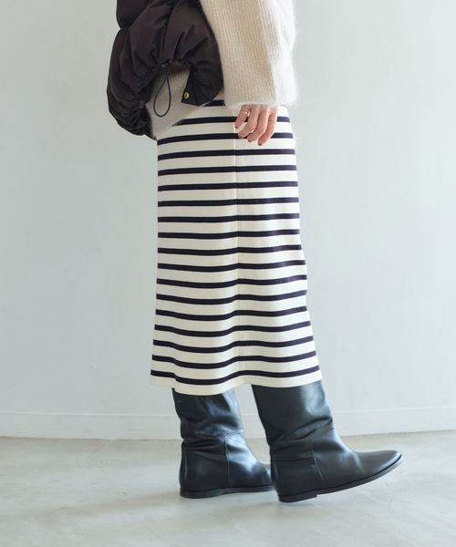 IENA（イエナ）の「ファインゲージフルニードルニットスカート（スカート・レディース・アイボリー/ブルー/ライトグレー・FREE）」の21枚目の写真