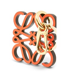 LOEWE（ロエベ）の「アナグラム チャーム (カーフ)（その他小物