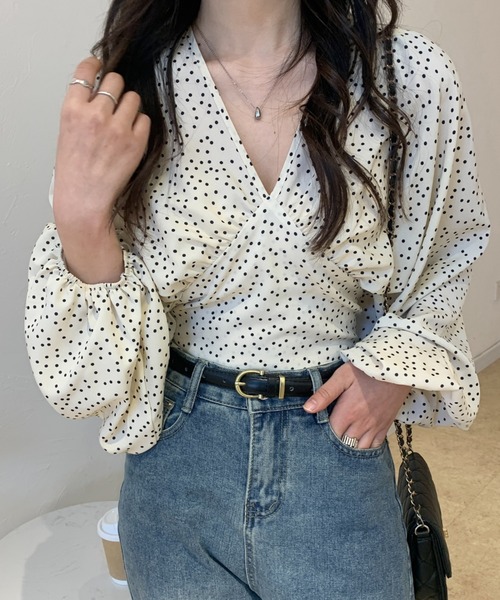ABITOKYO（アビトーキョー）の「バックリボンドット柄Vネックブラウス（シャツ/ブラウス・レディース・ホワイト/ブラック・FREE）」の6枚目の写真
