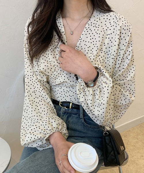 ABITOKYO（アビトーキョー）の「バックリボンドット柄Vネックブラウス（シャツ/ブラウス・レディース・ホワイト/ブラック・FREE）」の5枚目の写真