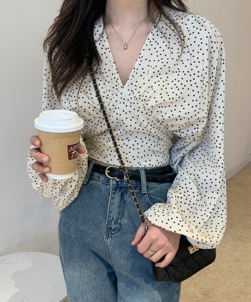 ABITOKYO（アビトーキョー）の「バックリボンドット柄Vネックブラウス（シャツ/ブラウス・レディース・ホワイト/ブラック・FREE）」の7枚目の写真