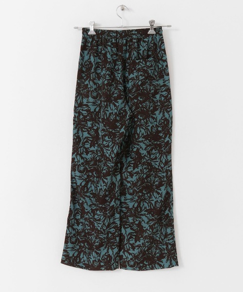 ITEMS URBANRESEARCH（アイテムズ アーバンリサーチ）の「ガライージーパンツ（その他パンツ・レディース・ブラック/グリーン/ブラック系その他/オフホワイト/ブラウン・FREE）」の18枚目の写真