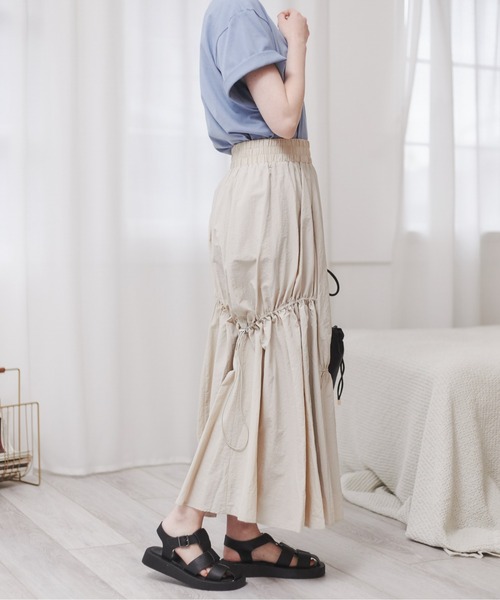 ANGIE（アンジー）の「ドロストフレアスカート（スカート・レディース・ブルー/ナチュラル/ブラック・FREE）」の3枚目の写真