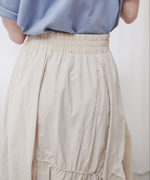 ANGIE（アンジー）の「ドロストフレアスカート（スカート・レディース・ブルー/ナチュラル/ブラック・FREE）」の4枚目の写真