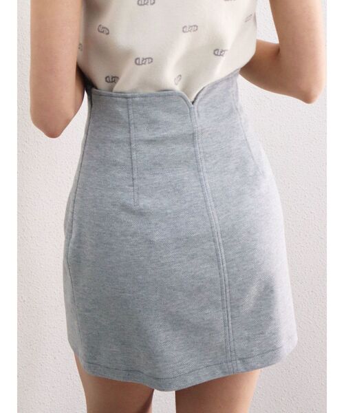 EMODA（エモダ）の「カーブウエストミニスカート（スカート・レディース・ブラック/グレー/ベージュ・SMALL/MEDIUM）」の21枚目の写真