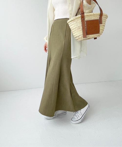 Meli rich（メリーリッチ）の「リネンライクマーメイドスカート（スカート・レディース・ブラウン/ブラック/カーキ/アイボリー/グレイッシュベージュ・MEDIUM）」の15枚目の写真