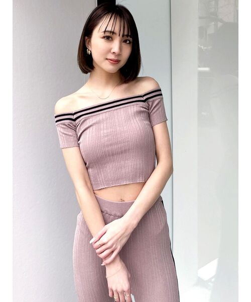GYDA（ジェイダ）の「【SET着用可】2WAYオフショルラインニットTOPS（ニット/セーター・レディース・ブラウン/ピンク/ブラック・FREE）」の3枚目の写真