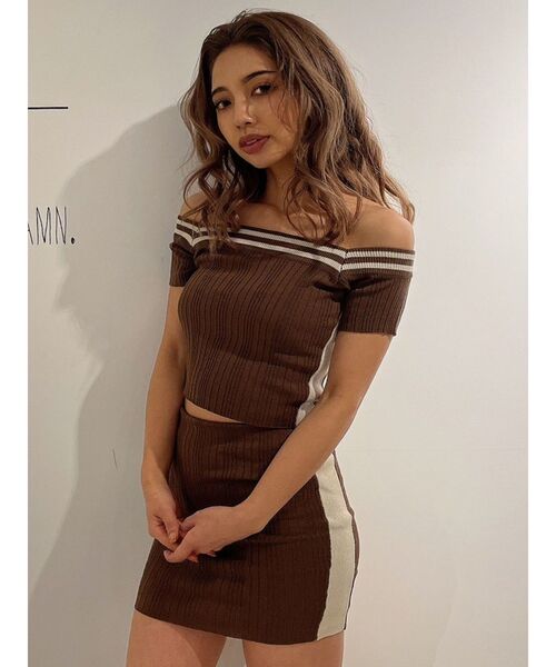 GYDA（ジェイダ）の「【SET着用可】2WAYオフショルラインニットTOPS（ニット/セーター・レディース・ブラウン/ピンク/ブラック・FREE）」の5枚目の写真