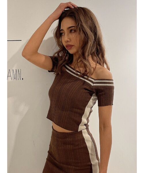 GYDA（ジェイダ）の「【SET着用可】2WAYオフショルラインニットTOPS（ニット/セーター・レディース・ブラウン/ピンク/ブラック・FREE）」の6枚目の写真