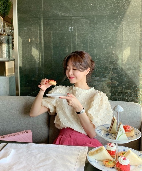 ROOPTOKYO（ループトウキョウ）の「ドット模様パフスリーブ半袖ブラウス（シャツ/ブラウス・レディース・アイボリー/ブラック・FREE）」の4枚目の写真