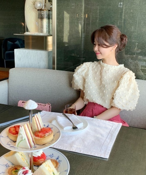 ROOPTOKYO（ループトウキョウ）の「ドット模様パフスリーブ半袖ブラウス（シャツ/ブラウス・レディース・アイボリー/ブラック・FREE）」の12枚目の写真