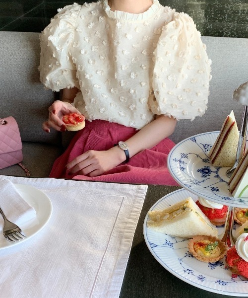 ROOPTOKYO（ループトウキョウ）の「ドット模様パフスリーブ半袖ブラウス（シャツ/ブラウス・レディース・アイボリー/ブラック・FREE）」の6枚目の写真