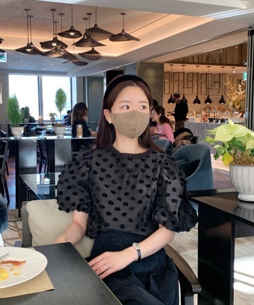 ROOPTOKYO（ループトウキョウ）の「ドット模様パフスリーブ半袖ブラウス（シャツ/ブラウス・レディース・アイボリー/ブラック・FREE）」の5枚目の写真