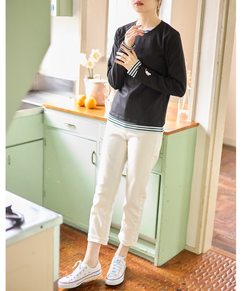 tocco closet(トッコ クローゼット)の「袖口ワンポイント刺繍ボディケアカットソー(Tシャツ/カットソー・レディース・イエロー/ホワイト系4/ブラック系1/ブラック系3/ピンク/ホワイト系1/ホワイト系2/グレイッシュブルー/ホワイト系3/ブラック系2/ブラック系4/チャコールグレー・M)」の17枚目の写真
