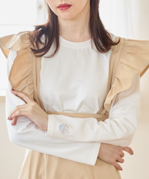 tocco closet(トッコ クローゼット)の「袖口ワンポイント刺繍ボディケアカットソー(Tシャツ/カットソー・レディース・イエロー/ホワイト系4/ブラック系1/ブラック系3/ピンク/ホワイト系1/ホワイト系2/グレイッシュブルー/ホワイト系3/ブラック系2/ブラック系4/チャコールグレー・M)」の14枚目の写真