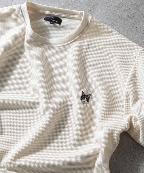 ZIP FIVE(ジップファイブ)の「【ZIP FIVE】 ドライワッフル ビッグシルエット クルー & ヘンリー ワンポイント 動物 刺繍 半袖 Tシャツ 猫 / キツネ(Tシャツ/カットソー・レディース・オートミール/チャコール/イエロー/ベージュ/ブラック系/イエロー系/ブルー系/イエロー系1/ベージュ系/アイボリー系1/グレー系1/ブラック系1/ベージュ系2/アイボリー/ブラック/ホワイト系/ホワイト系1/アイボリー系2/ホワイト系2/アイボリー系/ベージュ系1/ブラック系2/イエロー系2/ブルー系2・MEDIUM/LARGE)」の4枚目の写真