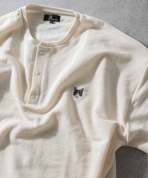 ZIP FIVE(ジップファイブ)の「【ZIP FIVE】 ドライワッフル ビッグシルエット クルー & ヘンリー ワンポイント 動物 刺繍 半袖 Tシャツ 猫 / キツネ(Tシャツ/カットソー・レディース・オートミール/チャコール/イエロー/ベージュ/ブラック系/イエロー系/ブルー系/イエロー系1/ベージュ系/アイボリー系1/グレー系1/ブラック系1/ベージュ系2/アイボリー/ブラック/ホワイト系/ホワイト系1/アイボリー系2/ホワイト系2/アイボリー系/ベージュ系1/ブラック系2/イエロー系2/ブルー系2・MEDIUM/LARGE)」の5枚目の写真