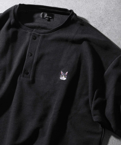 ZIP FIVE(ジップファイブ)の「【ZIP FIVE】 ドライワッフル ビッグシルエット クルー & ヘンリー ワンポイント 動物 刺繍 半袖 Tシャツ 猫 / キツネ(Tシャツ/カットソー・レディース・オートミール/チャコール/イエロー/ベージュ/ブラック系/イエロー系/ブルー系/イエロー系1/ベージュ系/アイボリー系1/グレー系1/ブラック系1/ベージュ系2/アイボリー/ブラック/ホワイト系/ホワイト系1/アイボリー系2/ホワイト系2/アイボリー系/ベージュ系1/ブラック系2/イエロー系2/ブルー系2・MEDIUM/LARGE)」の9枚目の写真