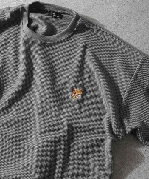 ZIP FIVE(ジップファイブ)の「【ZIP FIVE】 ドライワッフル ビッグシルエット クルー & ヘンリー ワンポイント 動物 刺繍 半袖 Tシャツ 猫 / キツネ(Tシャツ/カットソー・レディース・オートミール/チャコール/イエロー/ベージュ/ブラック系/イエロー系/ブルー系/イエロー系1/ベージュ系/アイボリー系1/グレー系1/ブラック系1/ベージュ系2/アイボリー/ブラック/ホワイト系/ホワイト系1/アイボリー系2/ホワイト系2/アイボリー系/ベージュ系1/ブラック系2/イエロー系2/ブルー系2・MEDIUM/LARGE)」の10枚目の写真