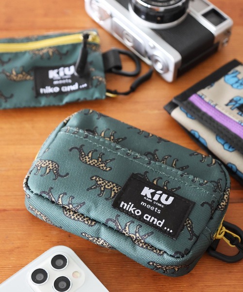 KiU（キウ）の「【KiU(キウ)】コラボアニマルポーチM（ポーチ・レディース・ベージュ/カーキ/ネイビー・0）」の3枚目の写真