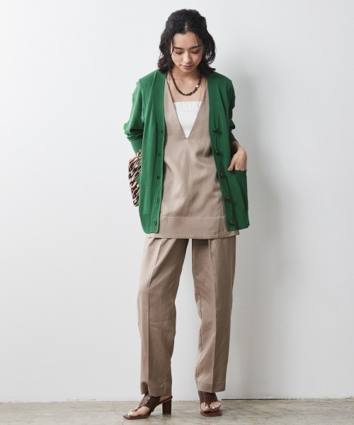 CHIC STYLE(シックスタイル)の「<大きいサイズ>レーヨン麻Vネックノースリーブチュニックブラウス シックスタイル(シャツ/ブラウス・レディース・ベージュ/チャコール・5L/L/4L/LL/3L)」の11枚目の写真