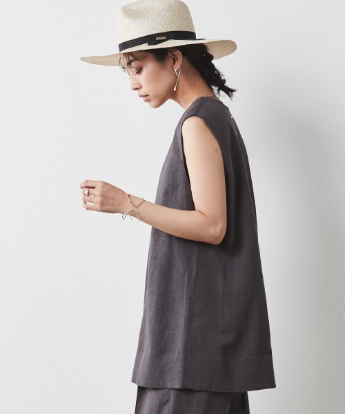 CHIC STYLE(シックスタイル)の「<大きいサイズ>レーヨン麻Vネックノースリーブチュニックブラウス シックスタイル(シャツ/ブラウス・レディース・ベージュ/チャコール・5L/L/4L/LL/3L)」の19枚目の写真