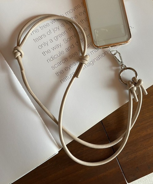 Me%(ミィパーセント)の「【サイズ調節可能】コードモバイルストラップ 968039(スマホグッズ・レディース・ブラウン/ブラック/パープル/グレー/アイボリー・FREE)」の3枚目の写真