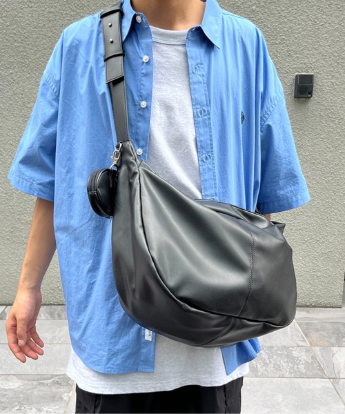 CPCM（シーピーシーエム）の「コインケース付きショルダーバッグ（ショルダーバッグ・メンズ・ブラック/ブラウン・FREE）」の2枚目の写真