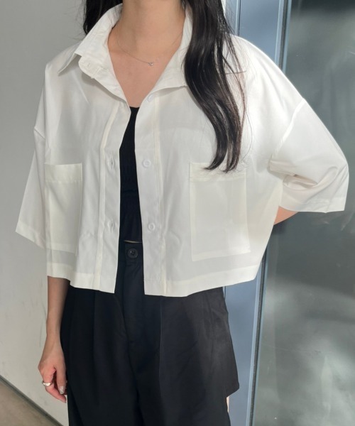 nemne store（ネンネストア）の「《Delfy》5分袖ショート丈シャツ（シャツ/ブラウス・レディース・ブラック/オフホワイト・フリー）」の6枚目の写真