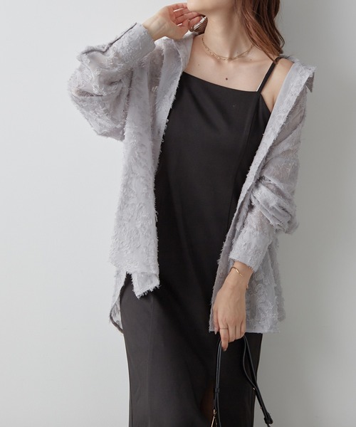 one after another NICE CLAUP(ワンアフターアナザーナイスクラップ)の「【WEB限定商品】フラワージャガードシャツ(シャツ/ブラウス・レディース・アイボリー/グレー/ネイビー/ピンク・FREE)」の3枚目の写真