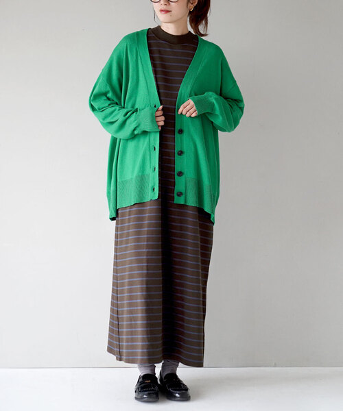 zootie（ズーティー）の「【見た目はON、着心地はOFF。】こなれリラックス 半袖ハイネックワンピース（ワンピース・レディース・ブラウン/オフホワイト/ブルー/ブラック×ホワイト/ブラック/グレイッシュベージュ/ダークブラウン/ネイビー/杢グレー/ダークグリーン・M）」の6枚目の写真