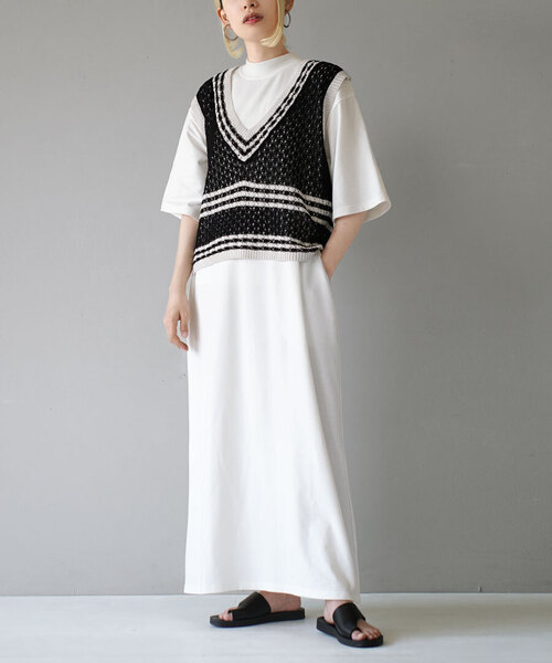 zootie（ズーティー）の「【見た目はON、着心地はOFF。】こなれリラックス 半袖ハイネックワンピース（ワンピース・レディース・ブラウン/オフホワイト/ブルー/ブラック×ホワイト/ブラック/グレイッシュベージュ/ダークブラウン/ネイビー/杢グレー/ダークグリーン・M）」の2枚目の写真