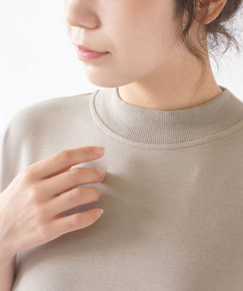 zootie（ズーティー）の「【見た目はON、着心地はOFF。】こなれリラックス 半袖ハイネックワンピース（ワンピース・レディース・ブラウン/オフホワイト/ブルー/ブラック×ホワイト/ブラック/グレイッシュベージュ/ダークブラウン/ネイビー/杢グレー/ダークグリーン・M）」の11枚目の写真