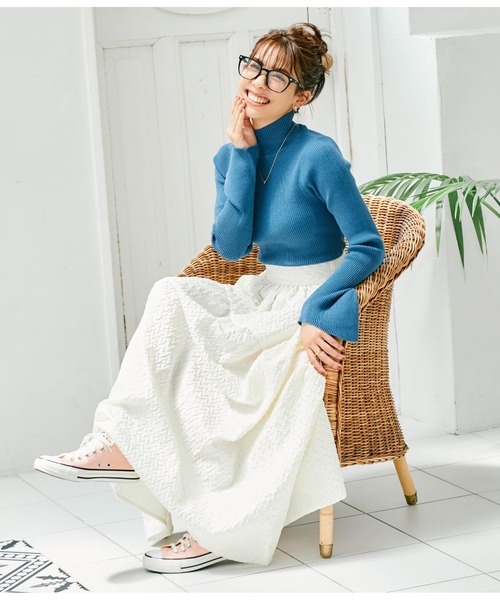 CHILLE（チル）の「ハイネックベルスリーブニットトップス（ニット/セーター・レディース・ブラック/グレイッシュベージュ/ブルーグリーン/レッド・FREE）」の22枚目の写真