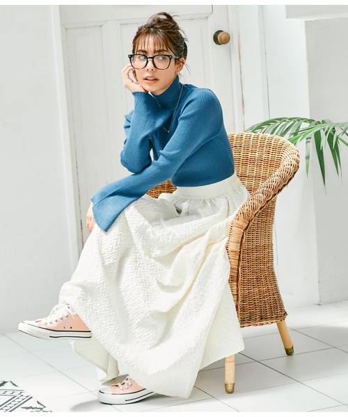 CHILLE（チル）の「ハイネックベルスリーブニットトップス（ニット/セーター・レディース・ブラック/グレイッシュベージュ/ブルーグリーン/レッド・FREE）」の21枚目の写真