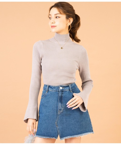 CHILLE（チル）の「ハイネックベルスリーブニットトップス（ニット/セーター・レディース・ブラック/グレイッシュベージュ/ブルーグリーン/レッド・FREE）」の7枚目の写真