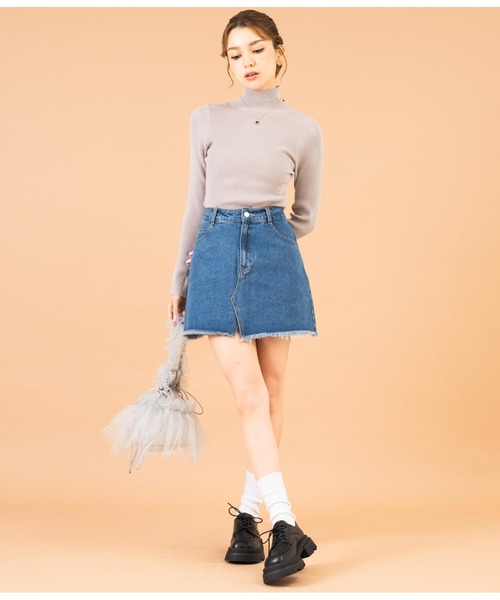 CHILLE（チル）の「ハイネックベルスリーブニットトップス（ニット/セーター・レディース・ブラック/グレイッシュベージュ/ブルーグリーン/レッド・FREE）」の8枚目の写真