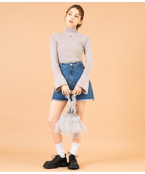 CHILLE（チル）の「ハイネックベルスリーブニットトップス（ニット/セーター・レディース・ブラック/グレイッシュベージュ/ブルーグリーン/レッド・FREE）」の9枚目の写真