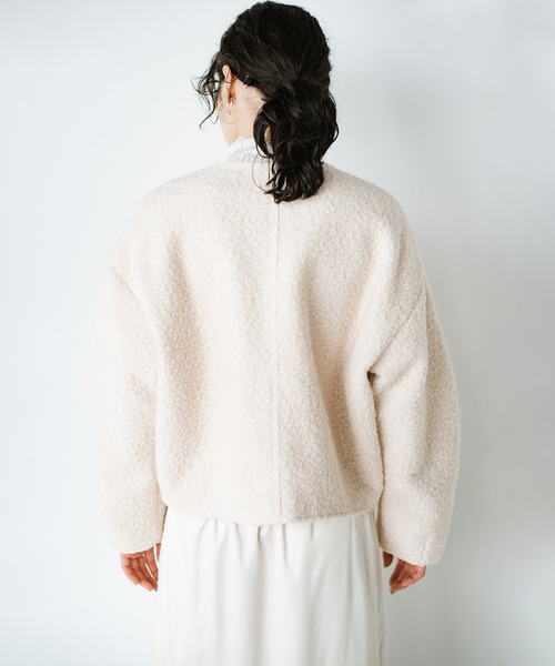 haco!（ハコ）の「ワントーンコーデも決まる！あったかくって、かっこいいショートジャケット（ノーカラージャケット・レディース・アイボリー/ブラック・SMALL/X-LARGE/LARGE/MEDIUM）」の6枚目の写真