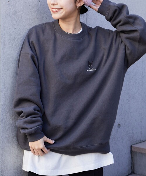 PUBLUX(パブリュクス)の「NEKONEKO × PUBLUX/パブリュクス NEKONEKO食パンスウェット(スウェット・レディース・グレー/ネイビー/チャコールグレー/アイボリー・L/S/M)」の3枚目の写真