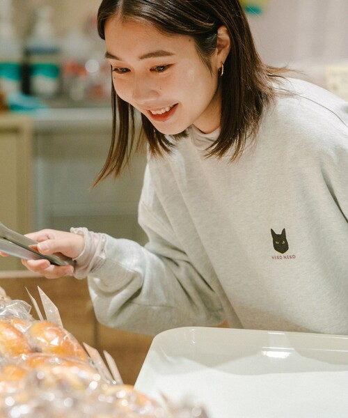 PUBLUX(パブリュクス)の「NEKONEKO × PUBLUX/パブリュクス NEKONEKO食パンスウェット(スウェット・レディース・グレー/ネイビー/チャコールグレー/アイボリー・L/S/M)」の5枚目の写真