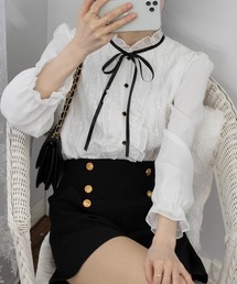 ブラックリボン使いフリル ブラウス