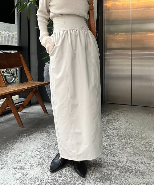 CAPRICIEUX LE'MAGE(カプリシューレマージュ)の「ハイウエストコクーンスカート(スカート・レディース・ブラック/ベージュ・36/38)」の1枚目の写真