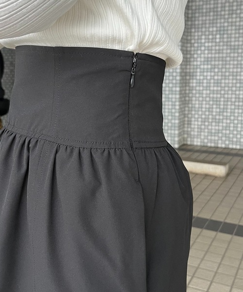 CAPRICIEUX LE'MAGE(カプリシューレマージュ)の「ハイウエストコクーンスカート(スカート・レディース・ブラック/ベージュ・36/38)」の6枚目の写真