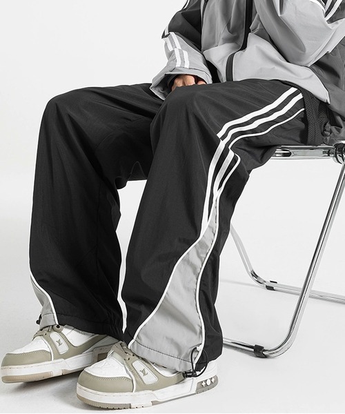 Theater code（シアターコード）の「△two stripes sporty pants