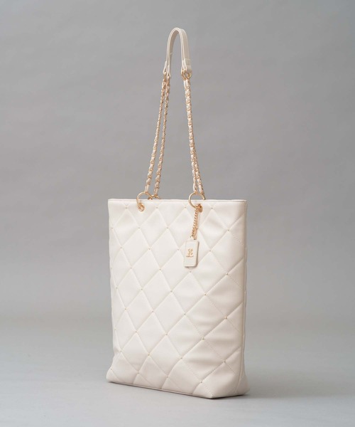 one after another NICE CLAUP（ワンアフターアナザーナイスクラップ）の「キルティングスタッズトートバッグ/A4サイズ収納可（トートバッグ・レディース・ブラック/アイボリー・FREE）」の10枚目の写真